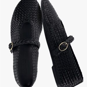 Elegant Black Woven Loafers